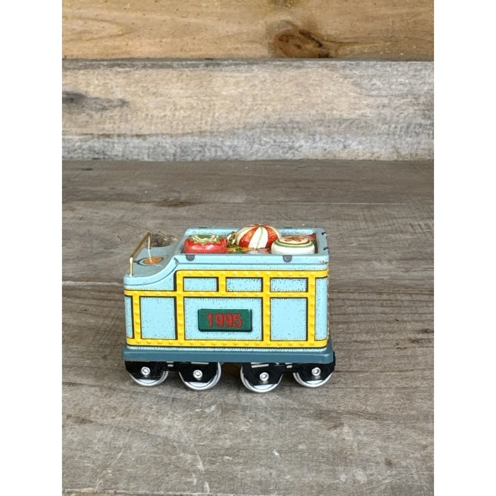 1995 Christmas Hallmark Ornament‎ METAL TIN Yuletide Central TRAIN TENDER CAR #2